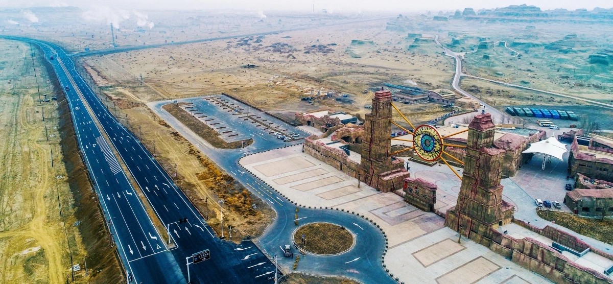 URUMQI – CAO TỐC SA MẠC – BÃI NGŨ SẮC – BURQIN – HỒ KANAS – LÀNG HOÀ MỤC – THÀNH PHỐ MA QUỶ URHO – HỒ SAYRAM – CẦU GUOZIGOU – YINING #5